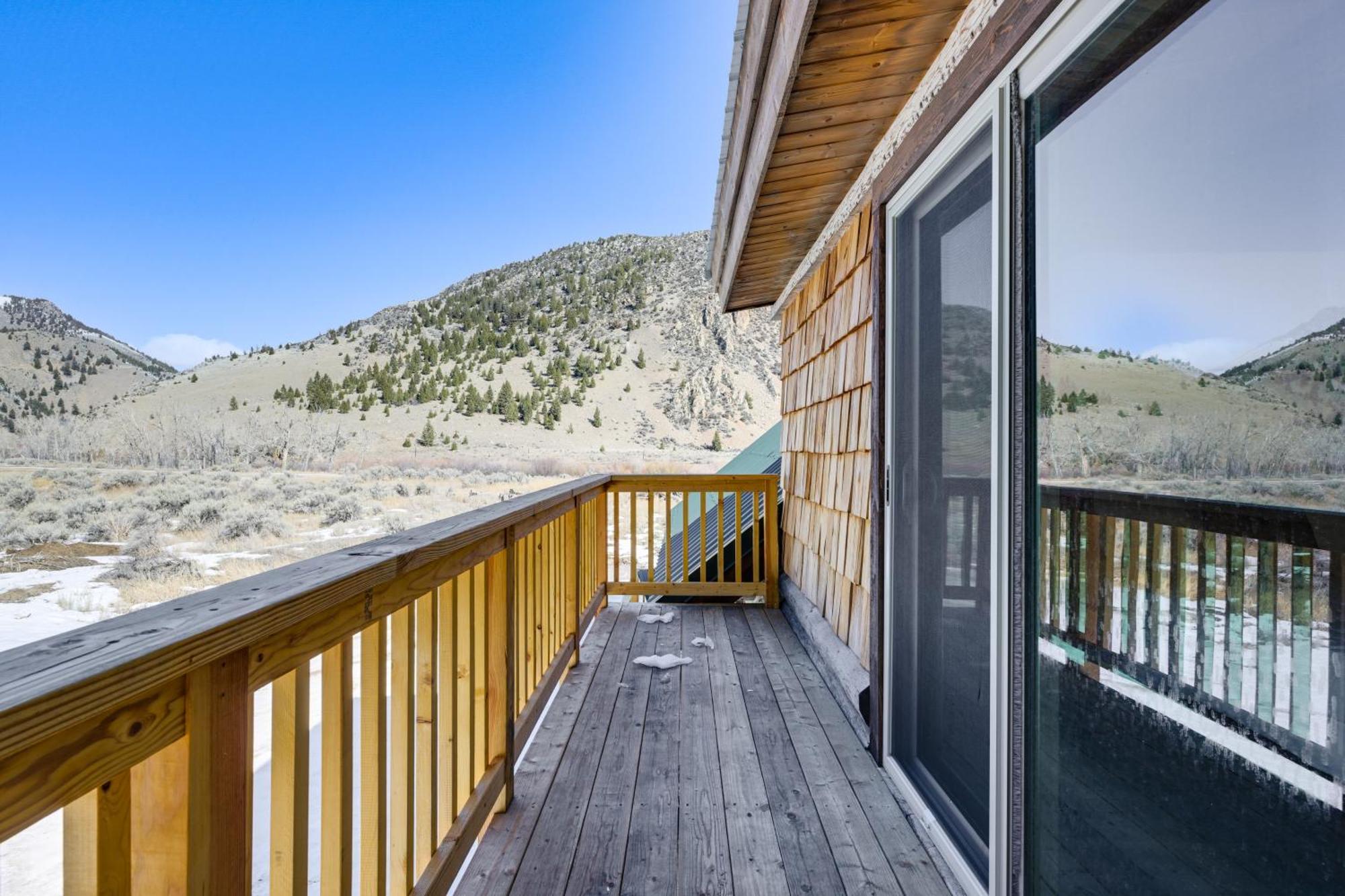 Riverfront Montana Log Cabin With Mountain Views! Villa Butte Exterior photo