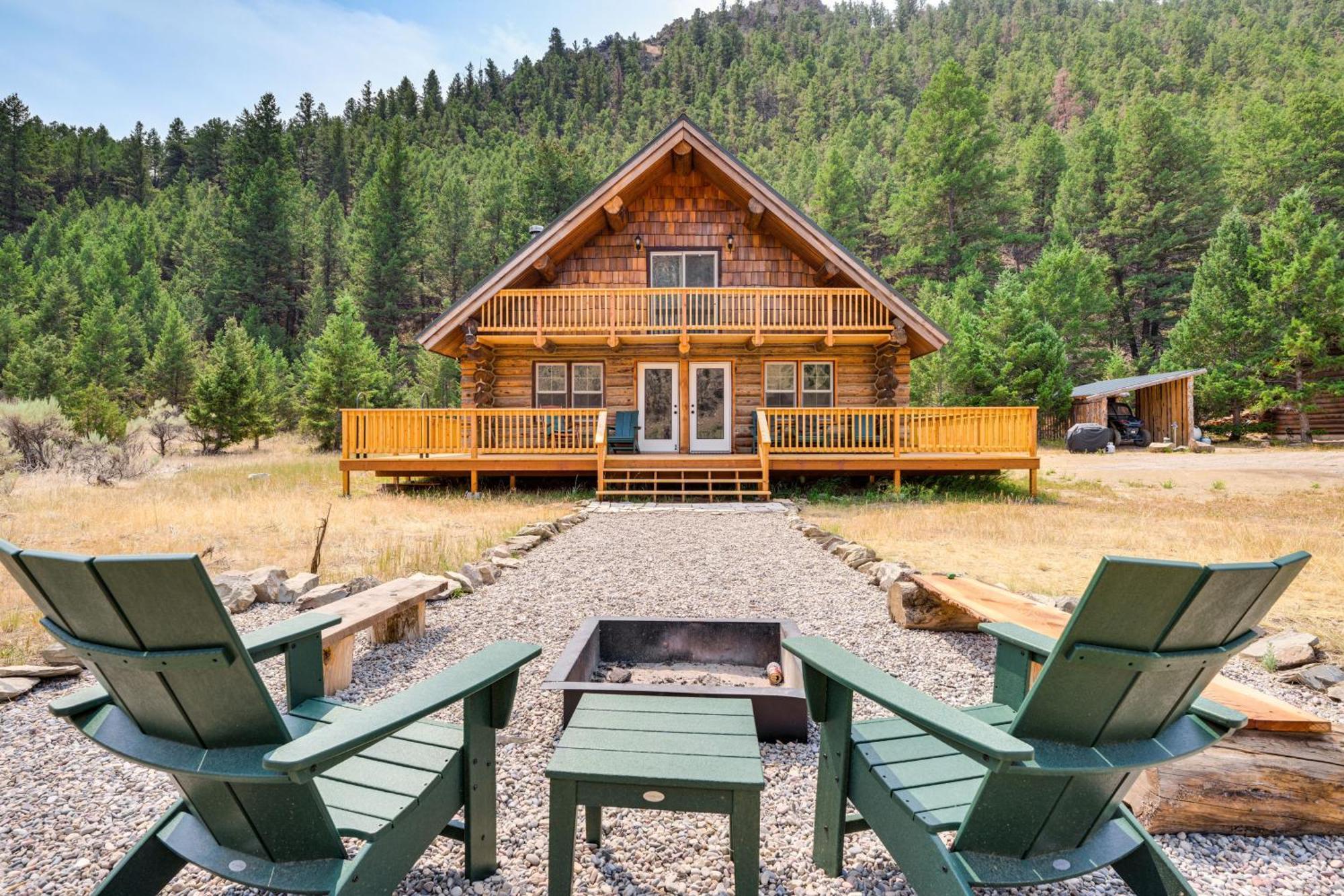 Riverfront Montana Log Cabin With Mountain Views! Villa Butte Exterior photo