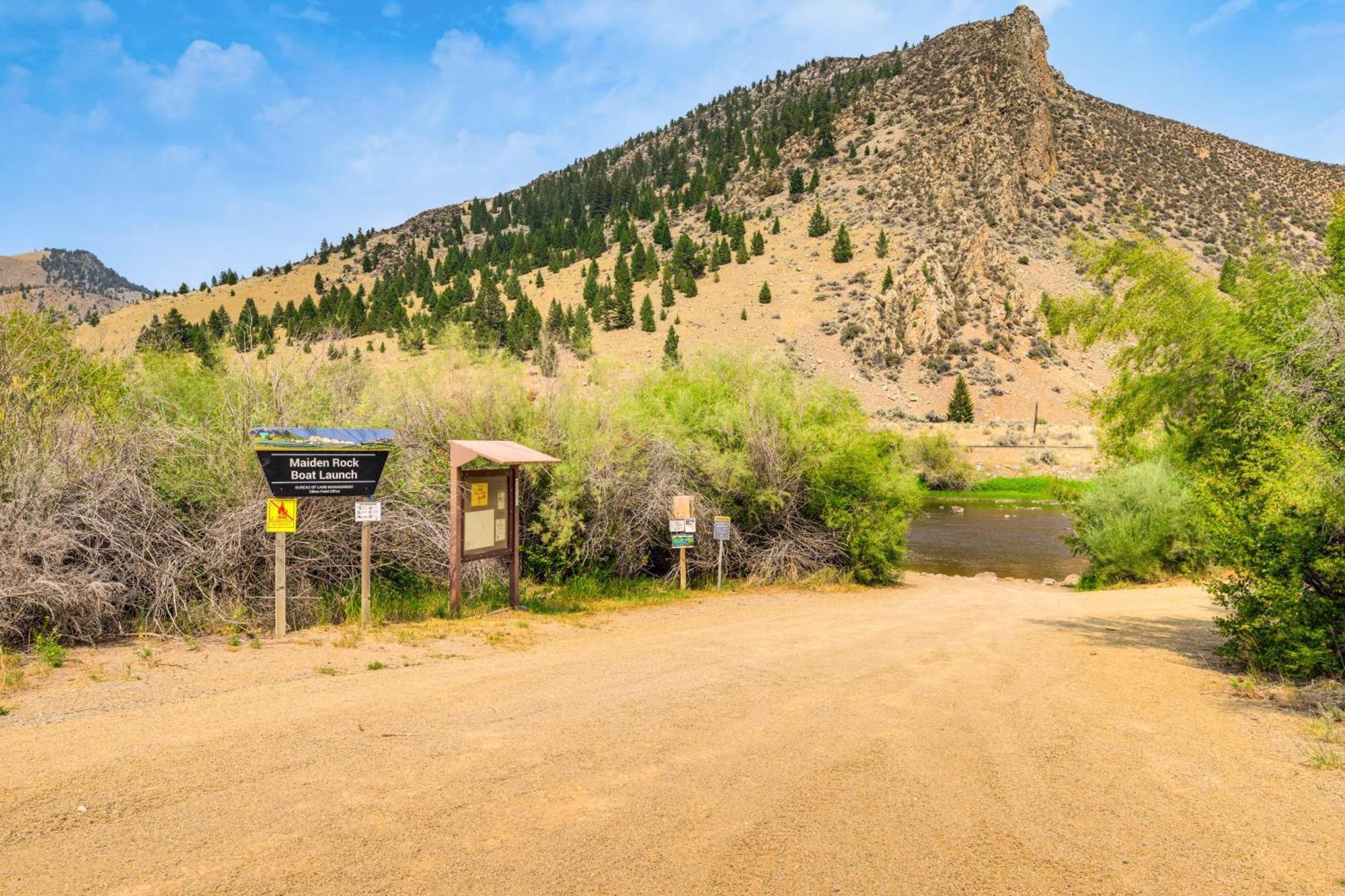 Riverfront Montana Log Cabin With Mountain Views! Villa Butte Exterior photo